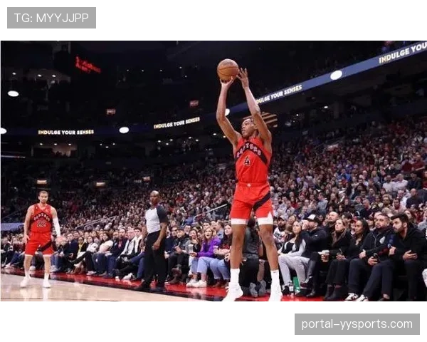 猛龙巴恩斯隔扣黄蜂中锋，入选当日五佳球